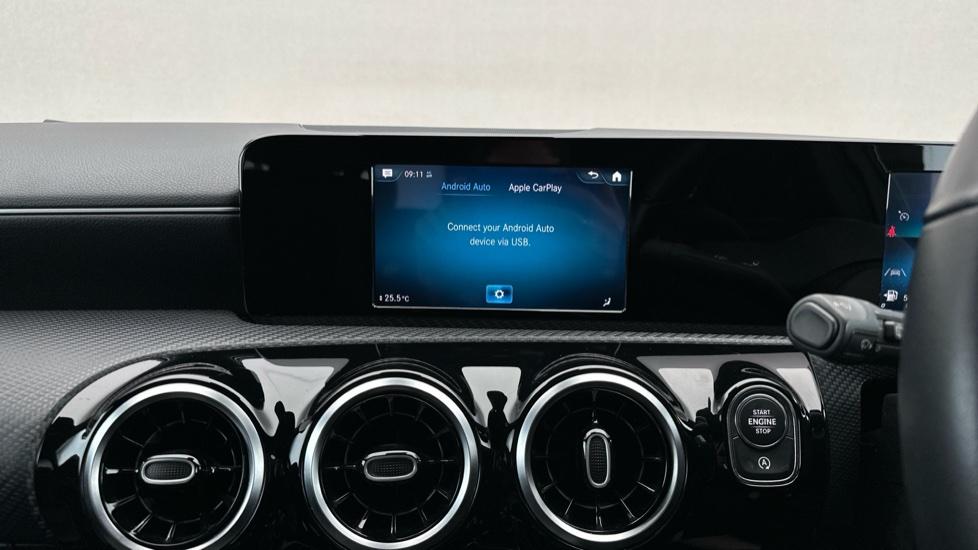 Apple Car Play & Android Auto