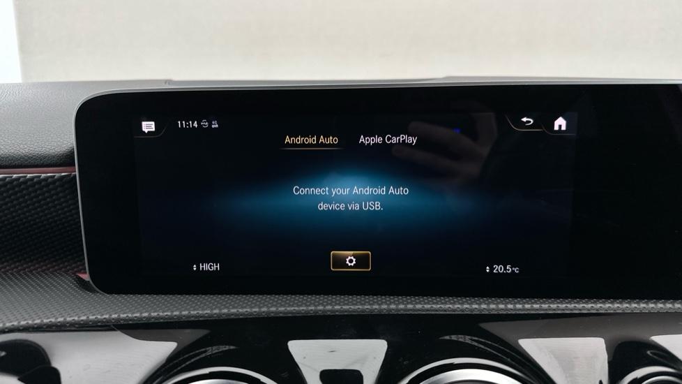 Apple Car Play & Android Auto