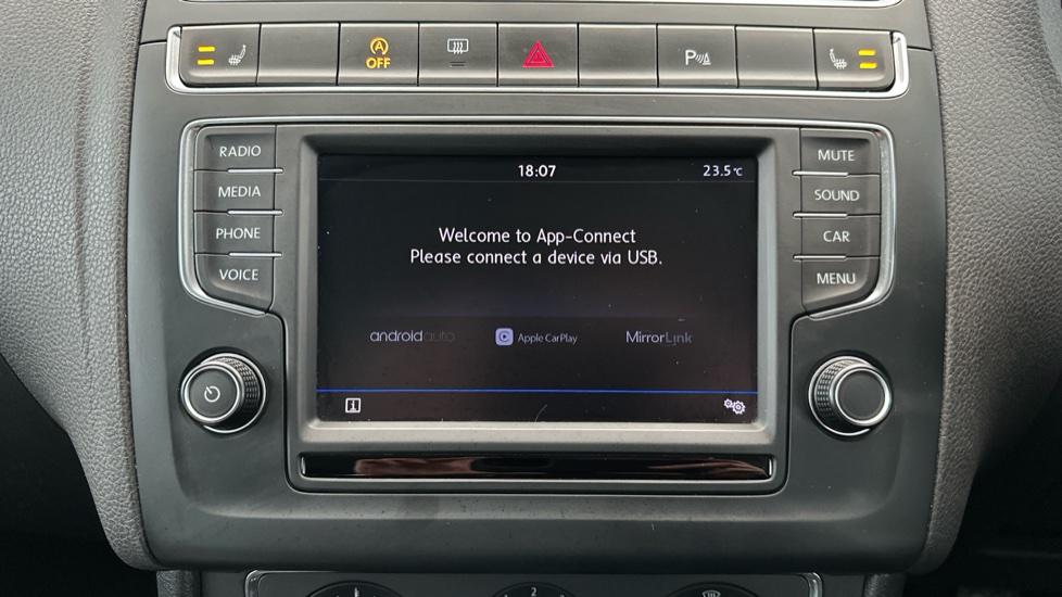 Apple Car Play & Android Auto