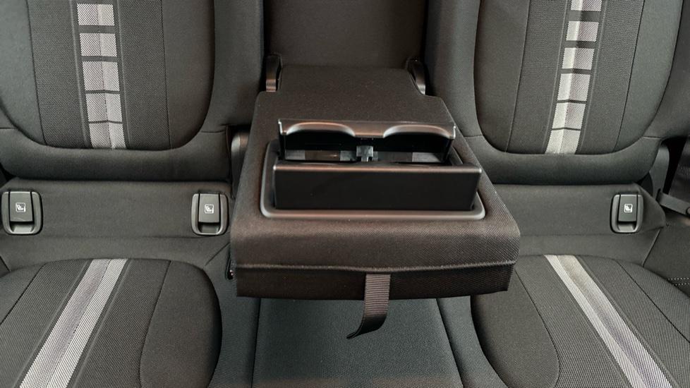 Rear Armrest/ Cup Holder