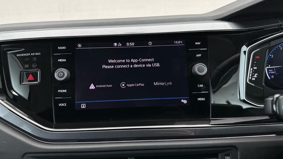 Apple Car Play & Android Auto