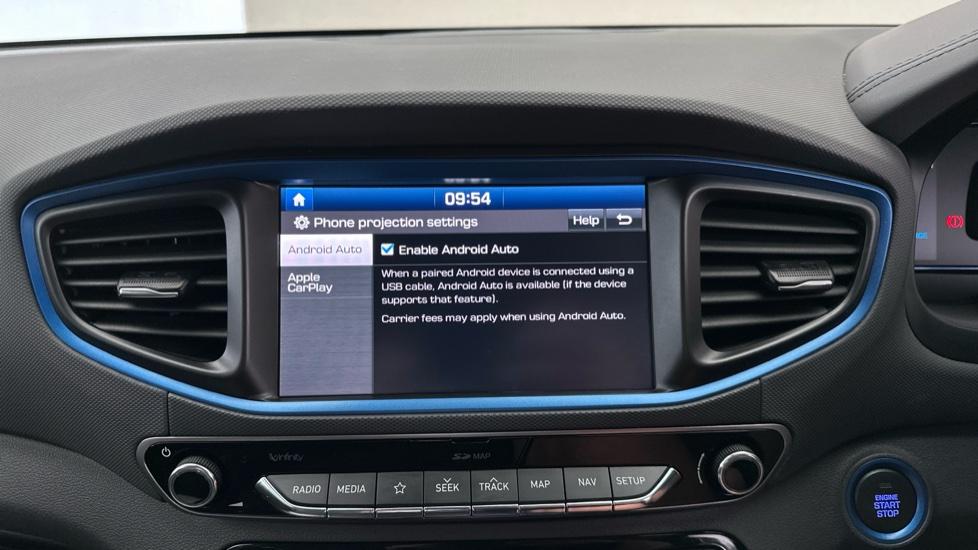 Apple Car Play & Android Auto