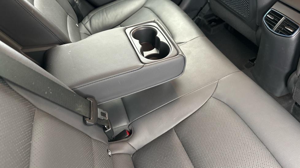 Rear Armrest/ Cup Holder