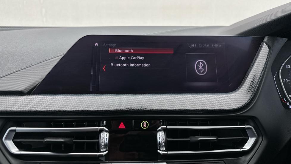 Bluetooth / Apple CarPlay 