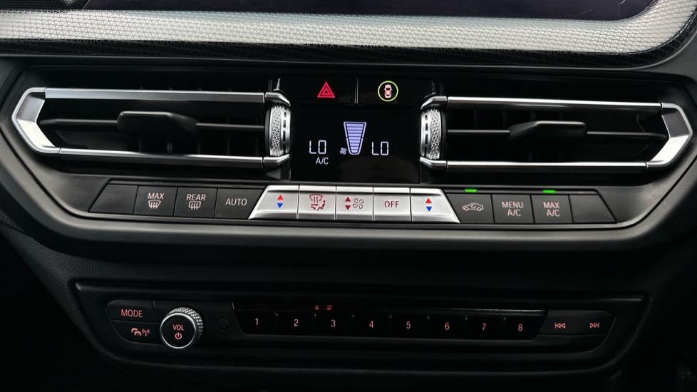 Air Conditioning /Dual Climate Control 