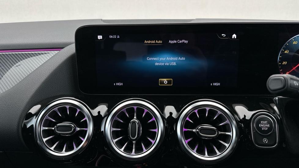 Apple Car Play & Android Auto