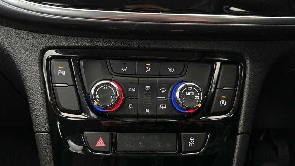 Air Conditioning /Dual Climate Control /Auto Stop/Start 