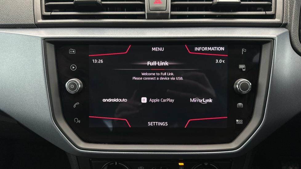 Apple Car Play & Android Auto