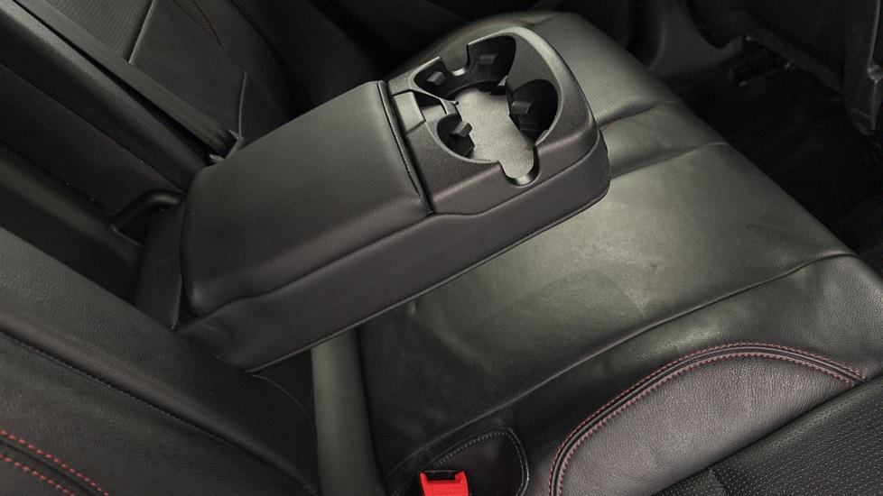 Rear Armrest/ Cup Holder