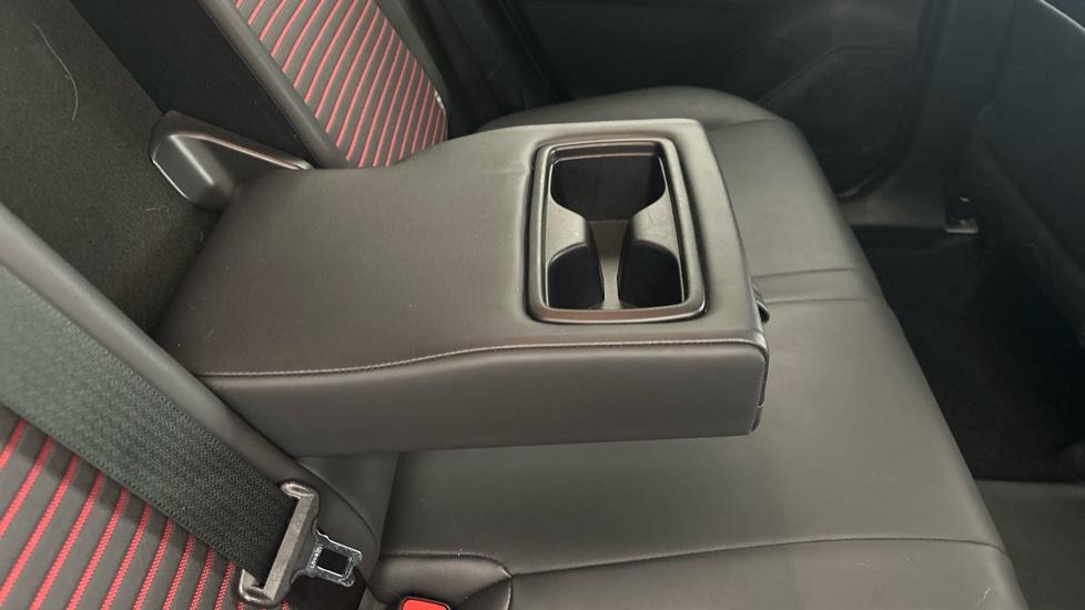 Rear Armrest/ Cup Holder