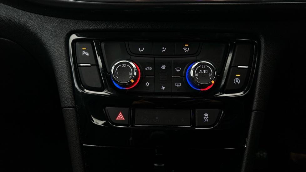 Air Conditioning /Dual Climate Control /Auto Stop/Start 