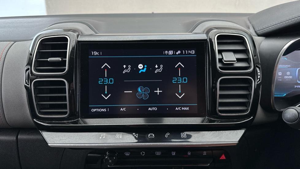 Dual Climate Control / Air Conditioning 