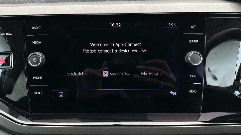 Apple CarPlay /Android Auto 