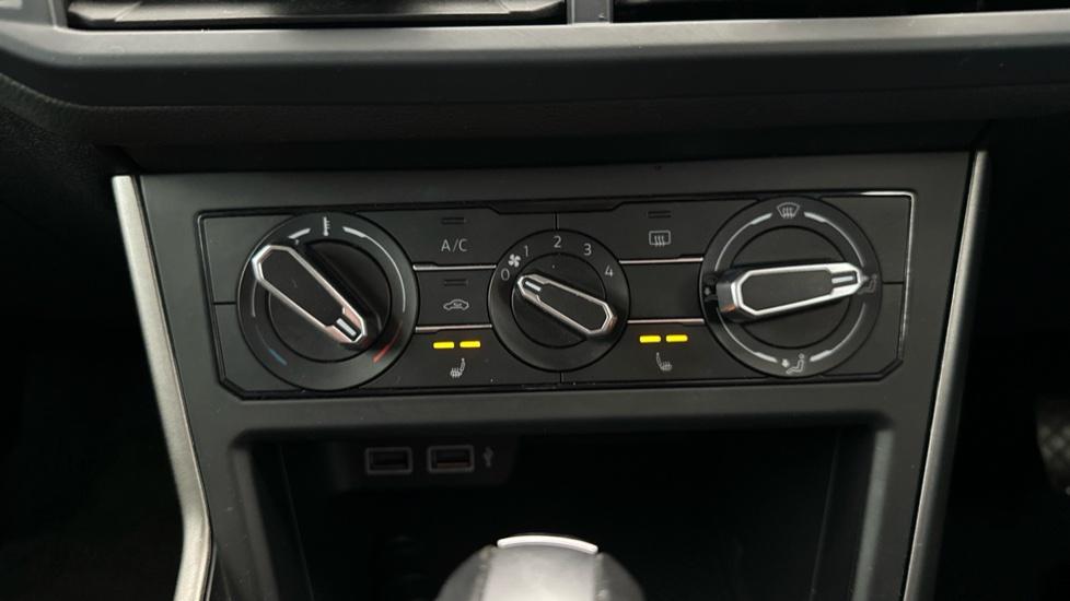 Air Conditioning /Heated Seats 