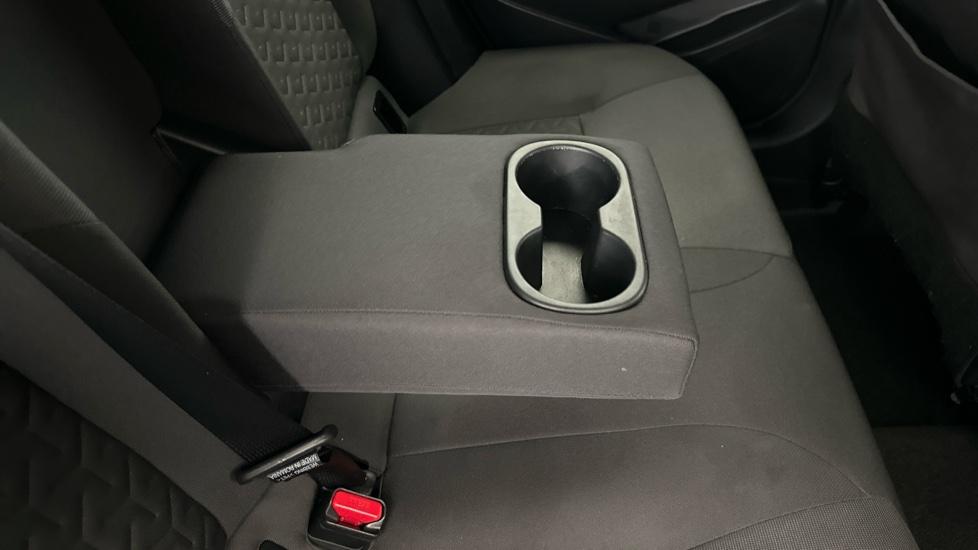 Rear Armrest/ Cup Holder