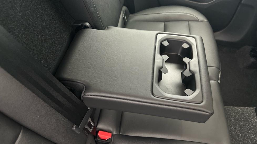 Rear Armrest/ Cup Holder