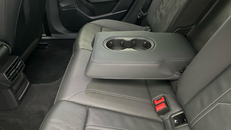 Rear Armrest/ Cup Holder