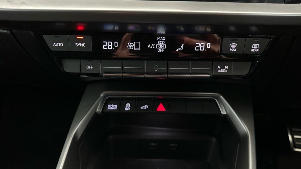 Air Conditioning /Dual Climate Control 