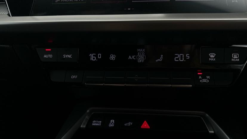 Air Conditioning /Dual Climate Control 