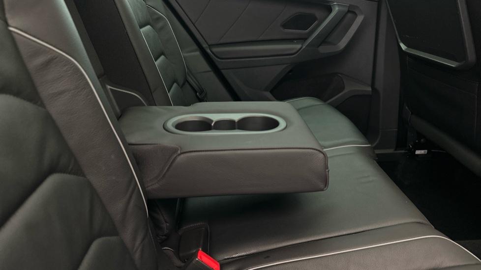 Rear Armrest/ Cup Holder