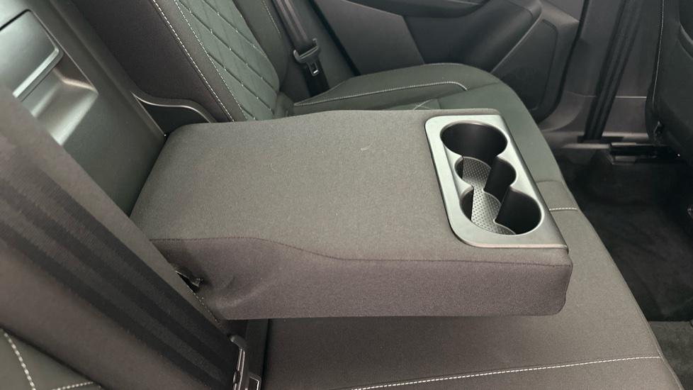 Rear Armrest/ Cup Holder