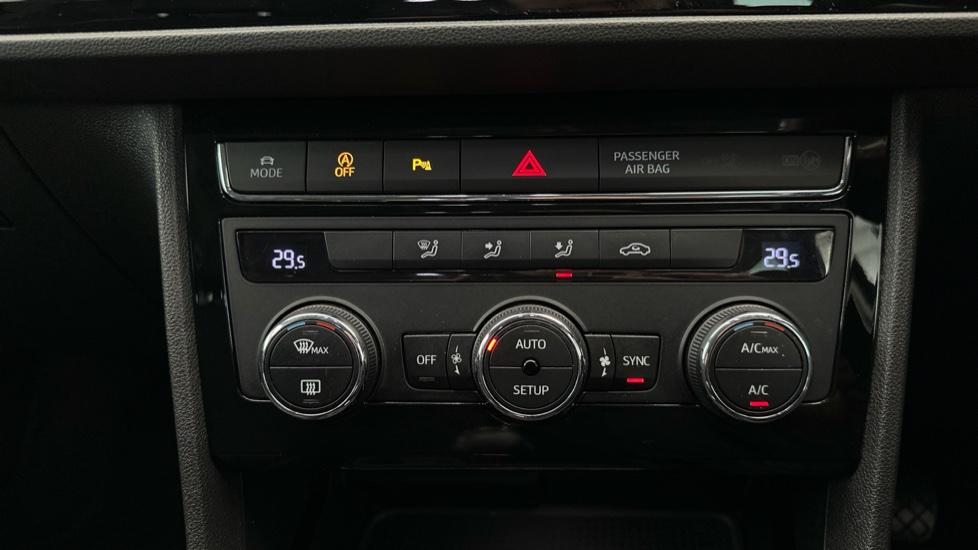 Air Conditioning /Dual Climate Control /Auto Stop/Start 