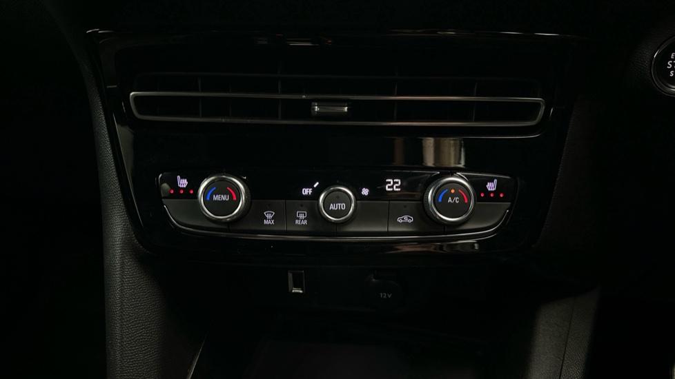 Air Conditioning  / Heated Seats 