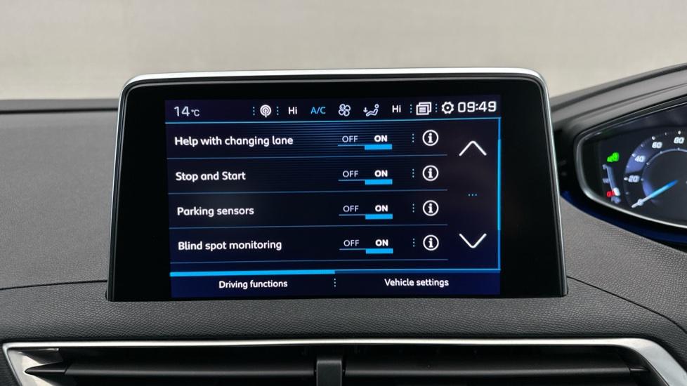 Lane Assist  / Auto Stop/Start / Blind Spot Monitoring System 