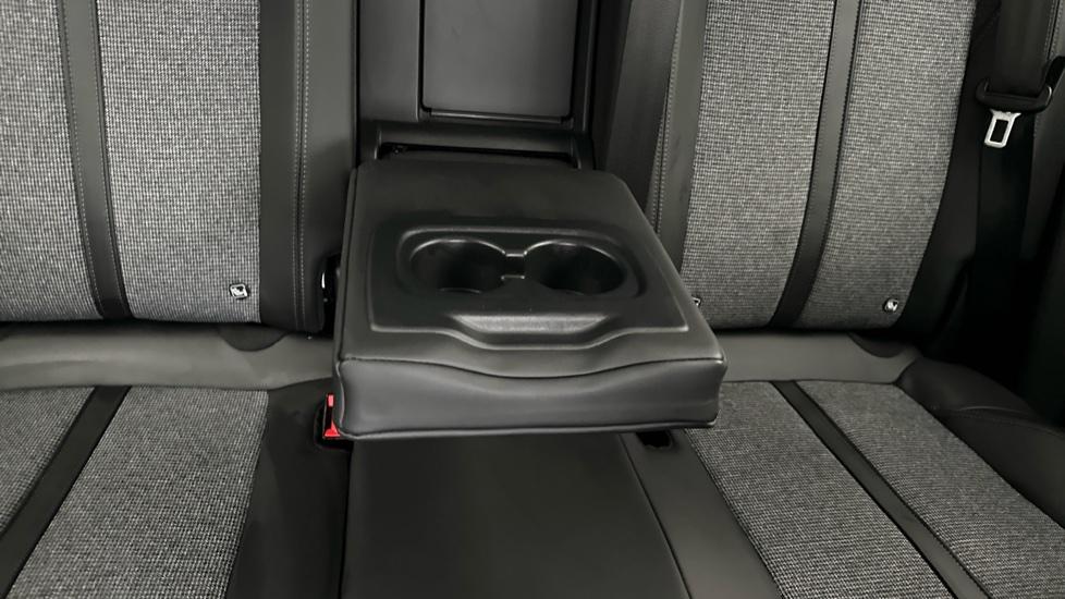 Rear Armrest/ Cup Holder