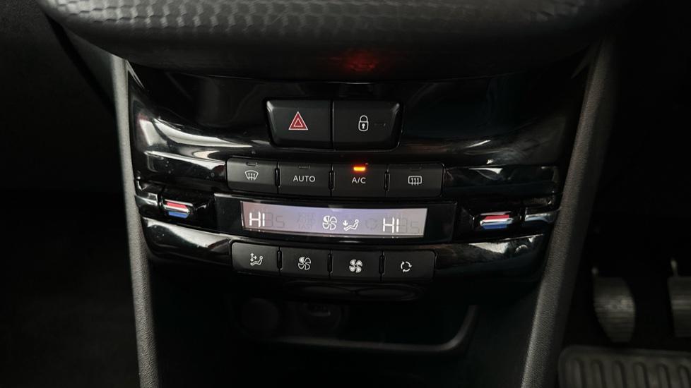 Dual Climate Control  / Air Conditioning 