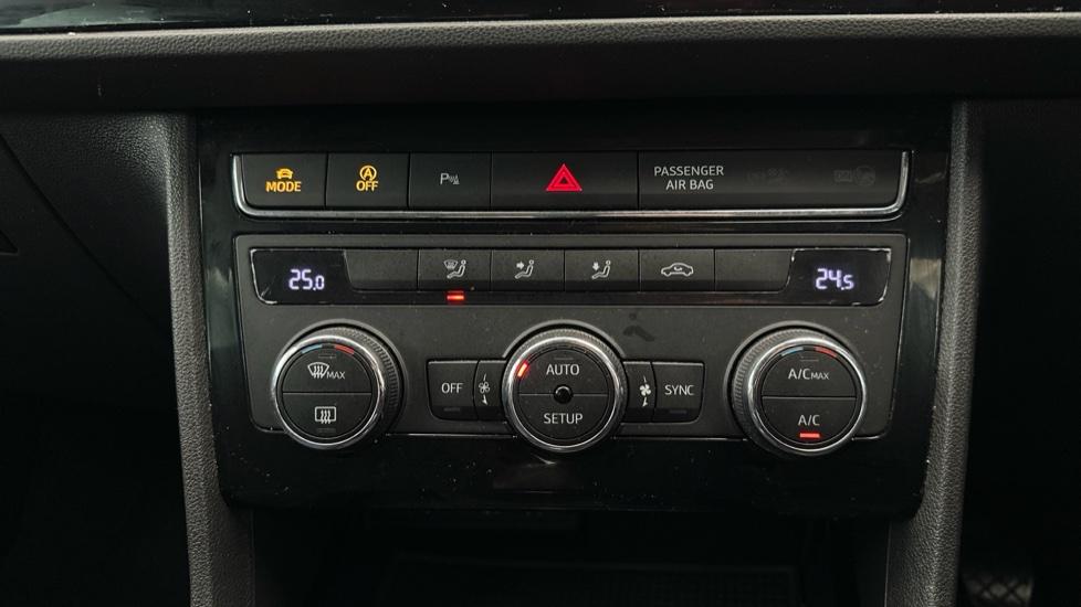 Air Conditioning /Dual Climate Control /Auto Stop/Start 