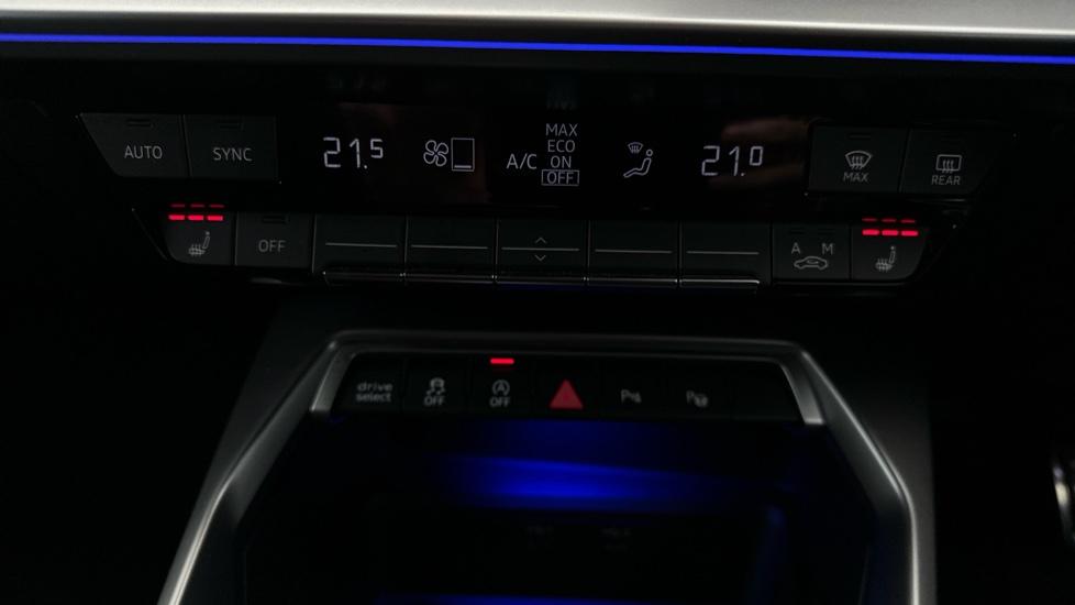 Air Conditioning /Dual Climate Control /Heated Seats 