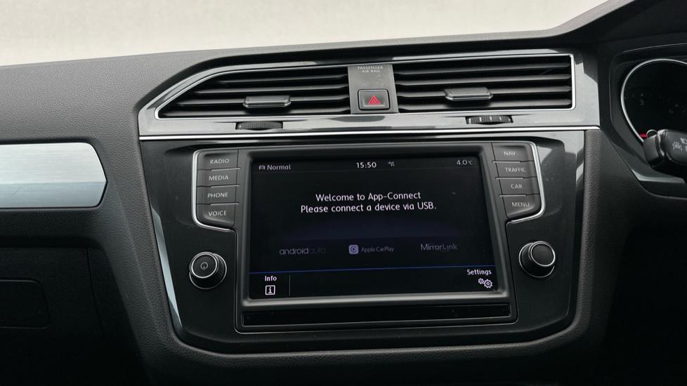 Apple Car Play & Android Auto