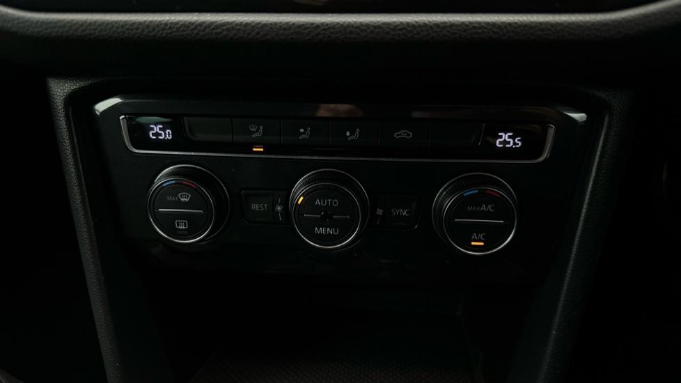 Air Conditioning /Dual Climate Control 