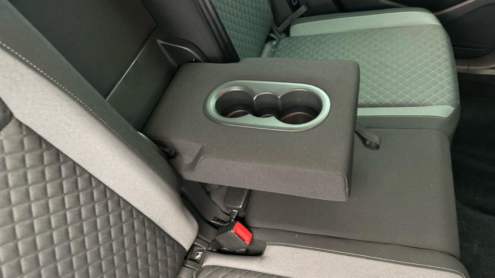 Rear Armrest/ Cup Holder