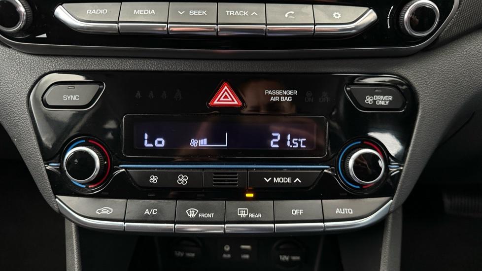 Air Conditioning /Dual Climate Control 