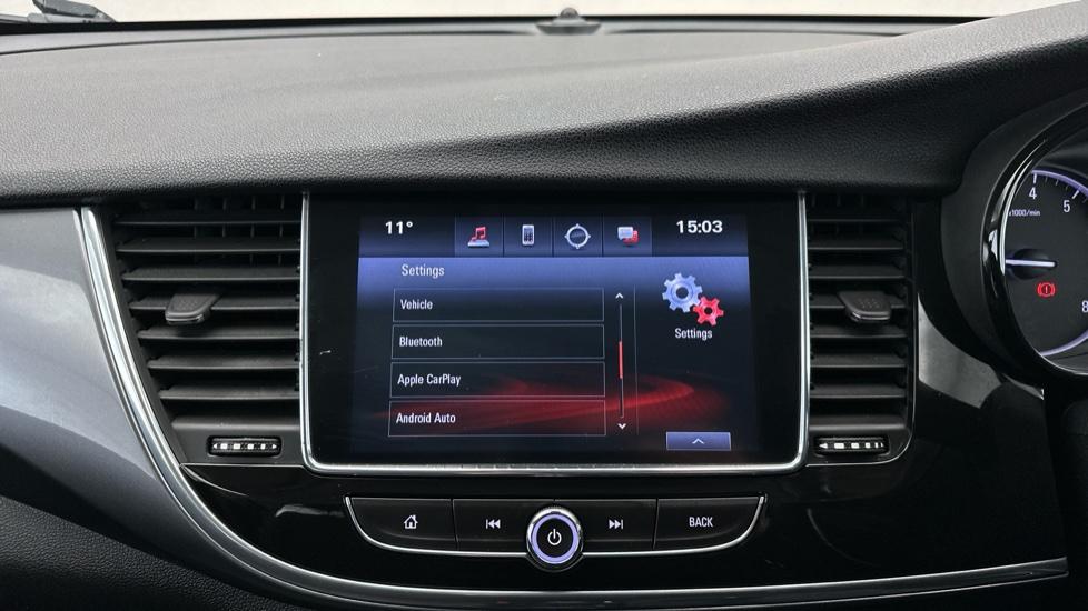 Apple Car Play & Android Auto