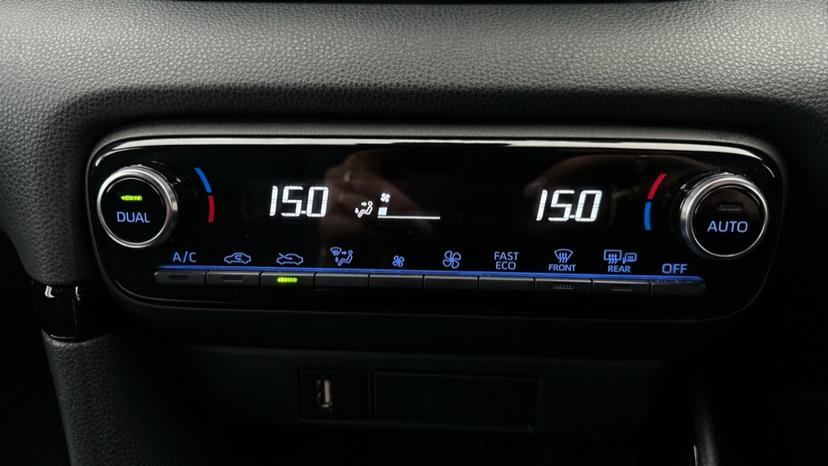 Air Conditioning /Dual Climate Control 