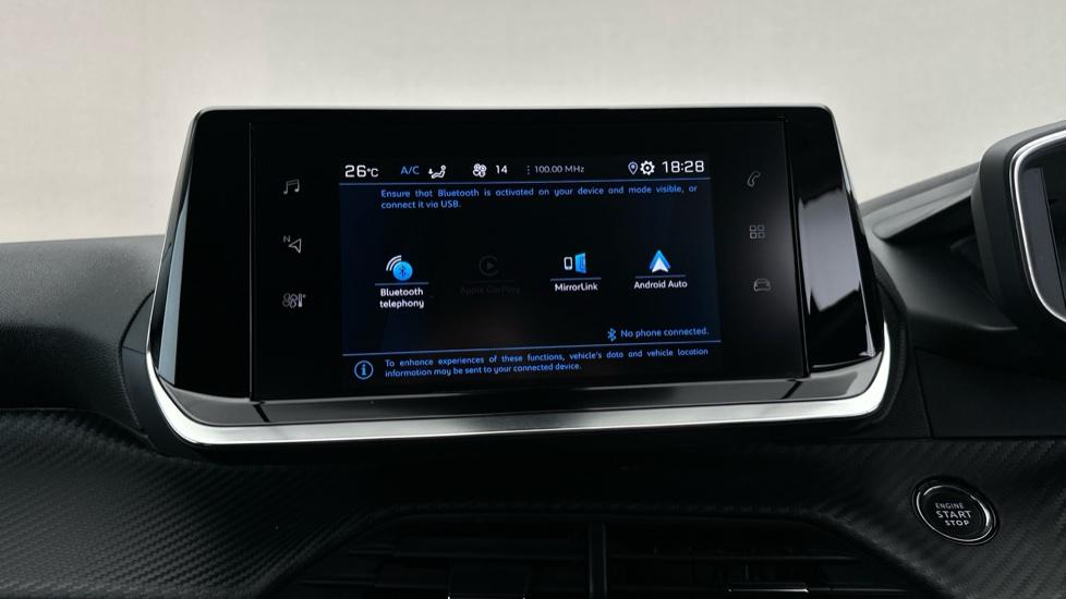 Bluetooth / Apple CarPlay / Android Auto 