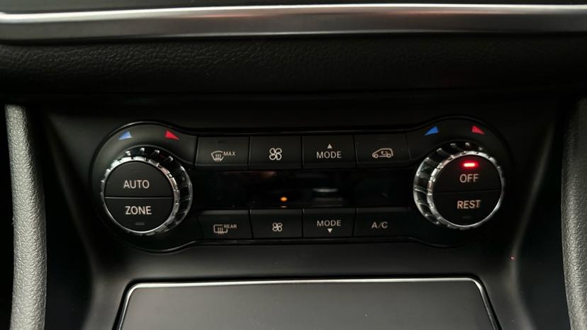 Air Conditioning /Dual Climate Control 