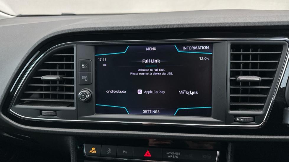 Apple Car Play & Android Auto