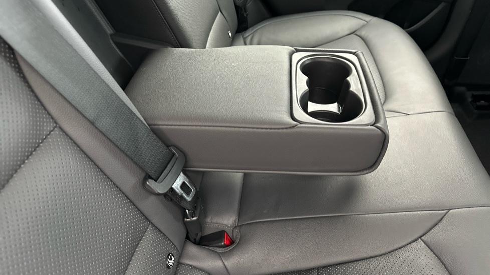 Rear Armrest/ Cup Holder