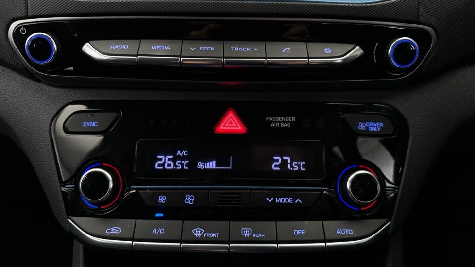 Air Conditioning / Dual Climate Control 