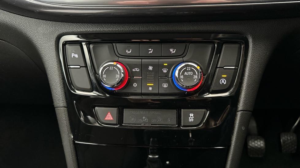 Air Conditioning /Dual Climate Control /Auto Stop/Start 