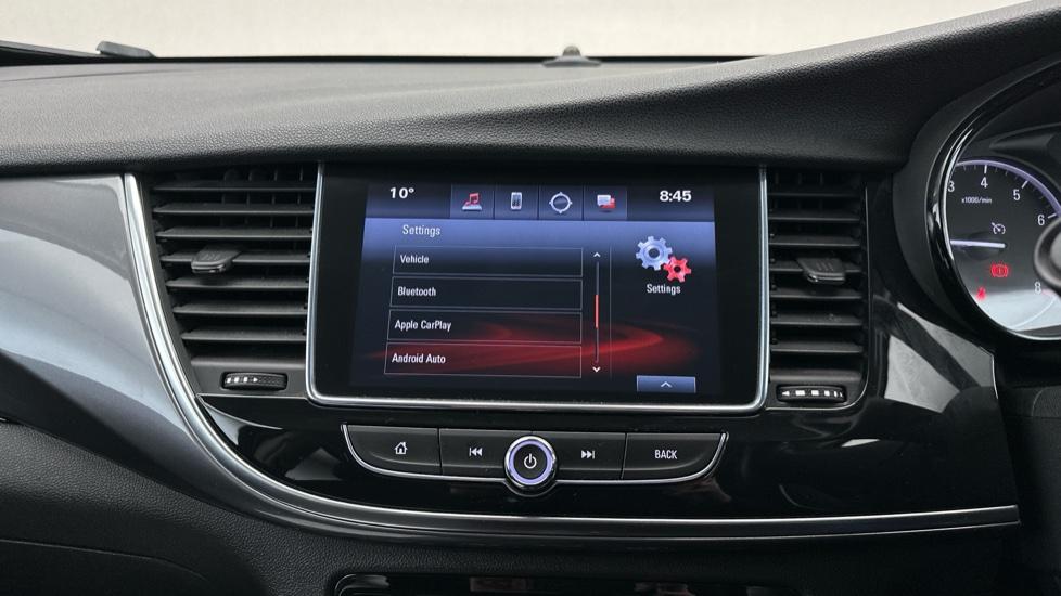 Apple Car Play & Android Auto