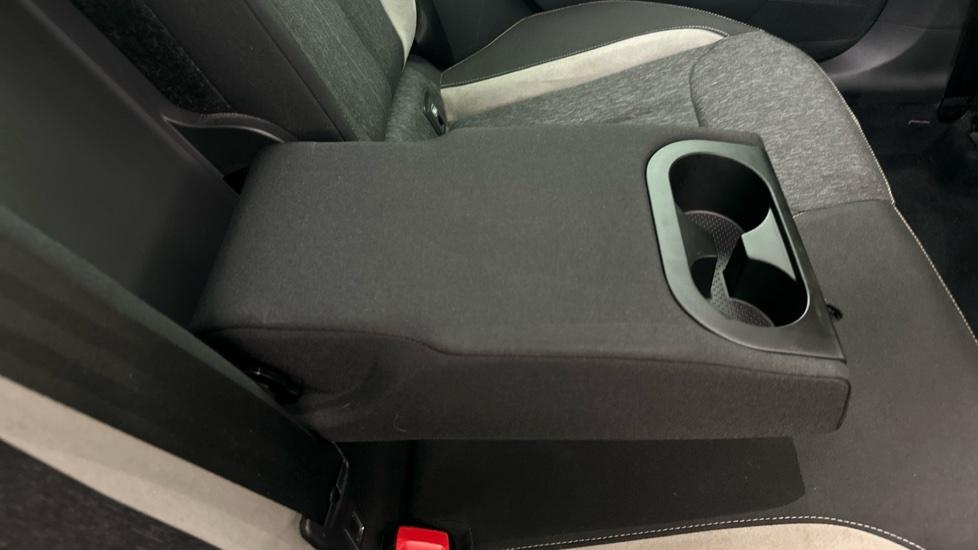 Rear Armrest/ Cup Holder