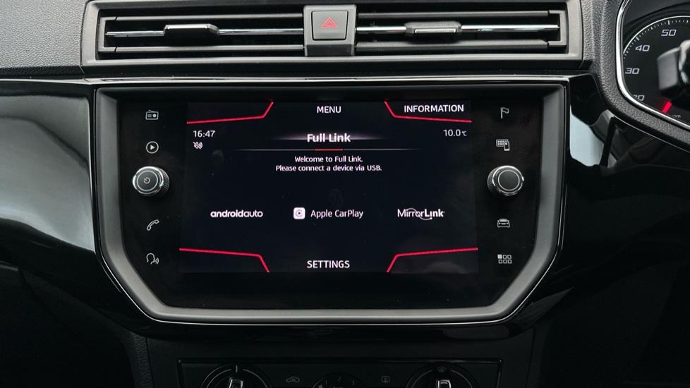 Apple Car Play & Android Auto