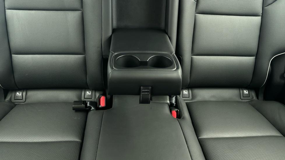 Rear Armrest/ Cup Holder