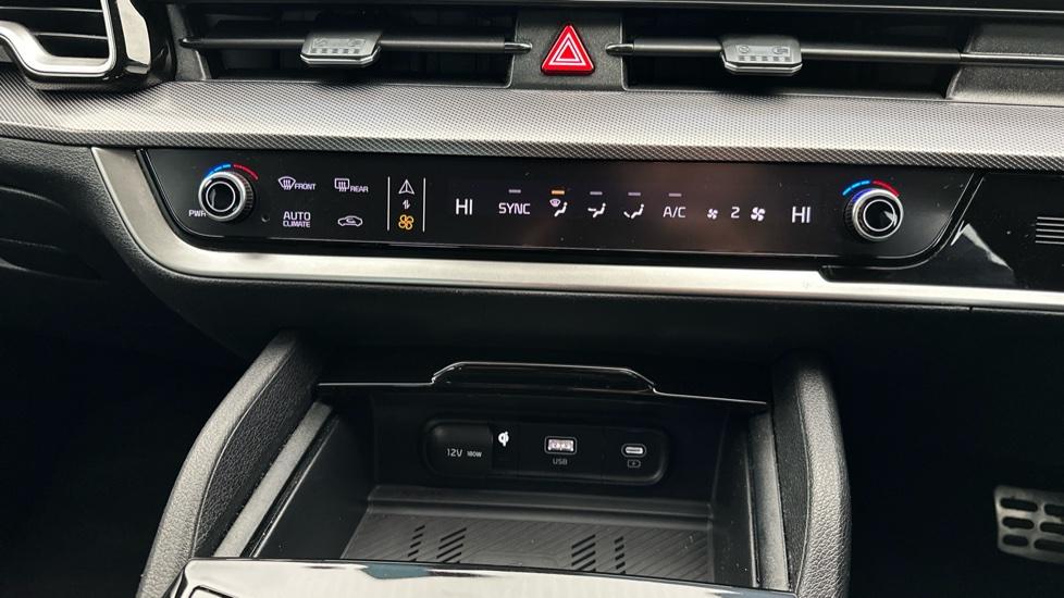 Air Conditioning /Dual Climate Control/Wireless Charger  