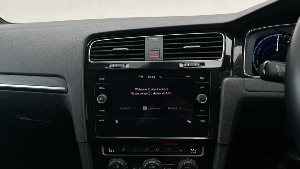 Apple Car Play & Android Auto